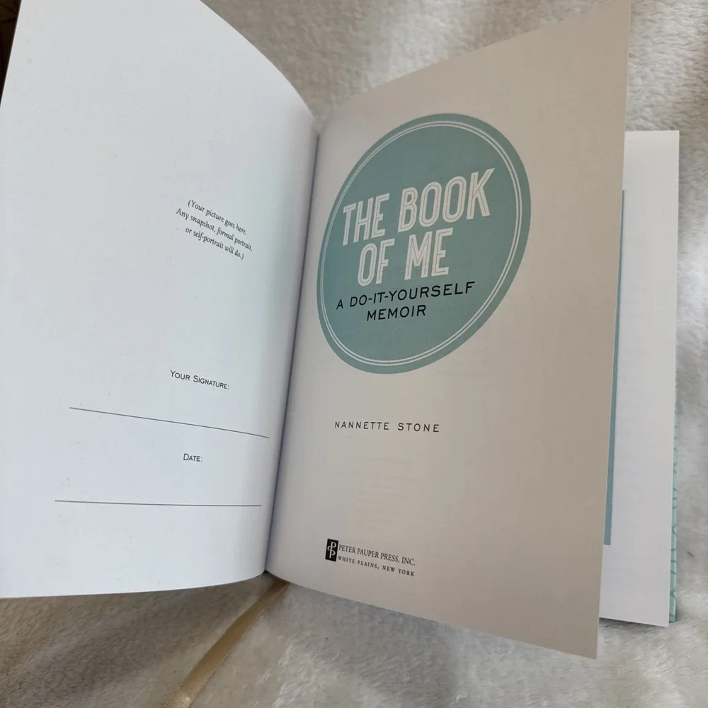 The Book of Me‎ A Do It Yourself Memoir Guided Journal Peter Pauper Press